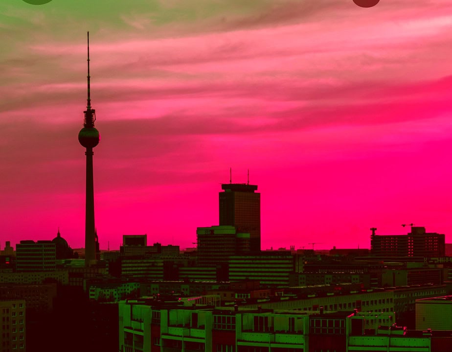 Berlin Night Deep House Lounge Spotify Playlist – Underground Club Vibes, Afterhour Chill & Late Night House Music